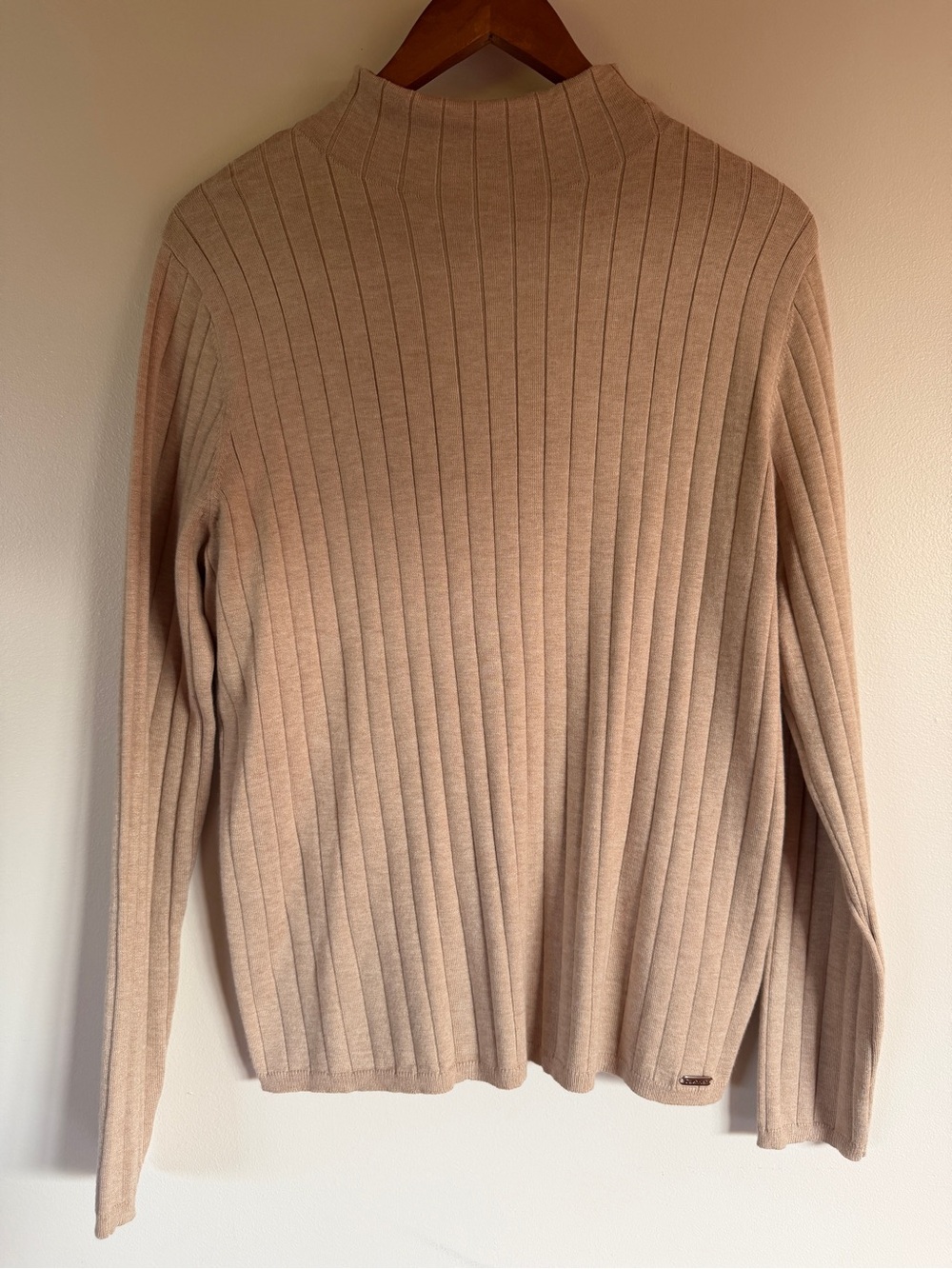 Calvin Klein Ribbed Mock Neck
Knit Top Beige Women's L